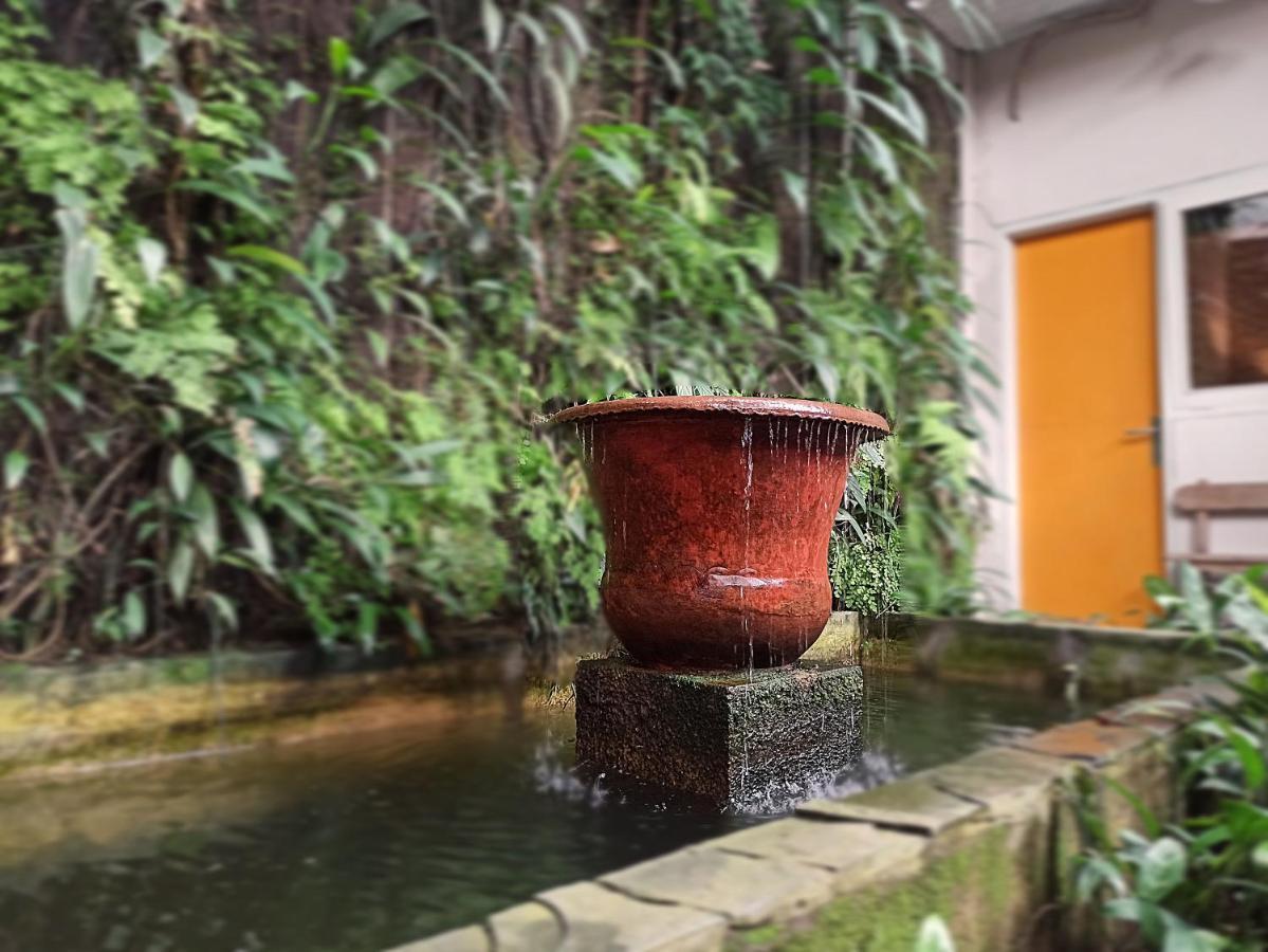 Jeng Tini Guest House ボゴール エクステリア 写真