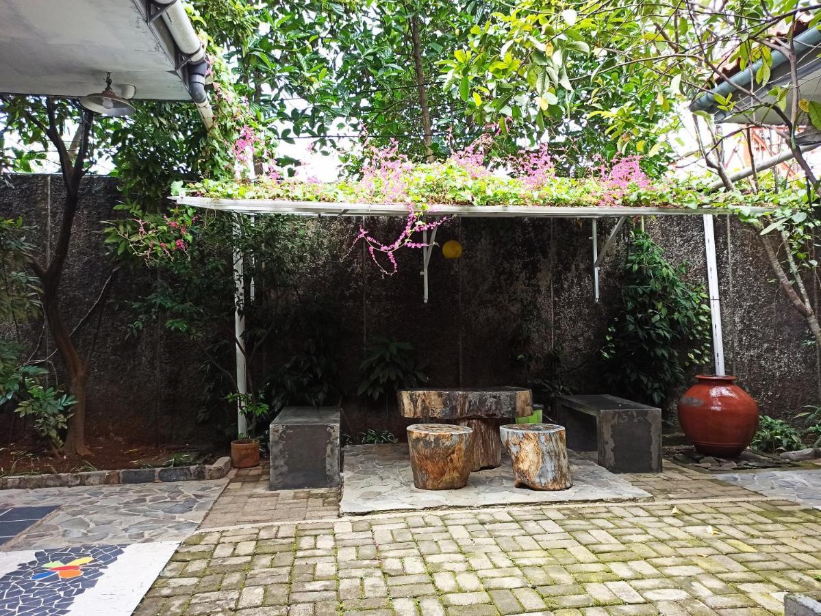 Jeng Tini Guest House ボゴール エクステリア 写真