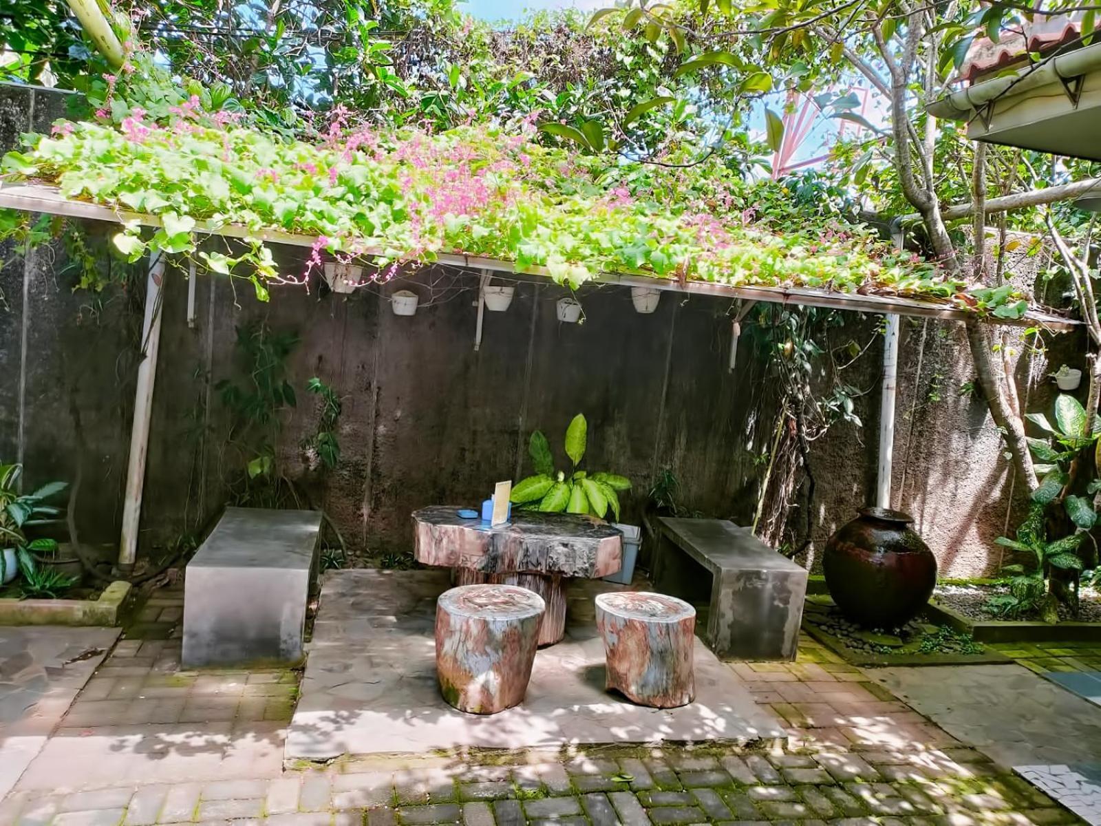 Jeng Tini Guest House ボゴール エクステリア 写真