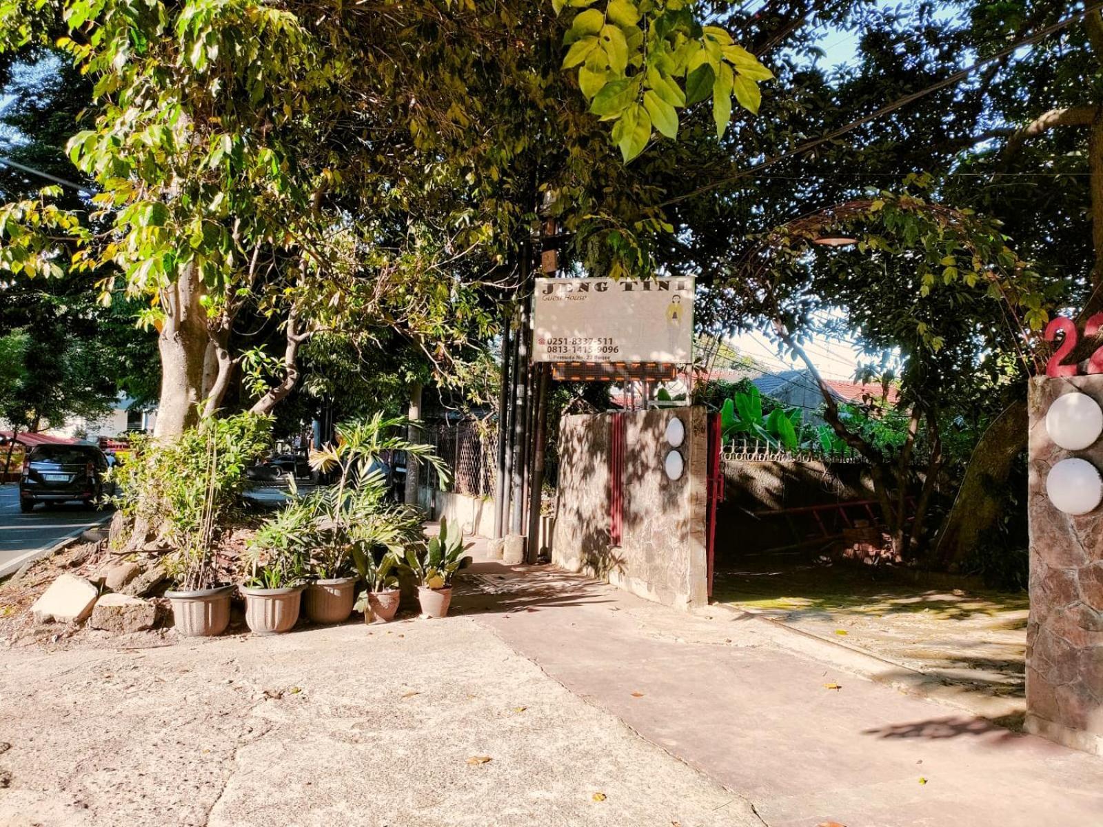 Jeng Tini Guest House ボゴール エクステリア 写真