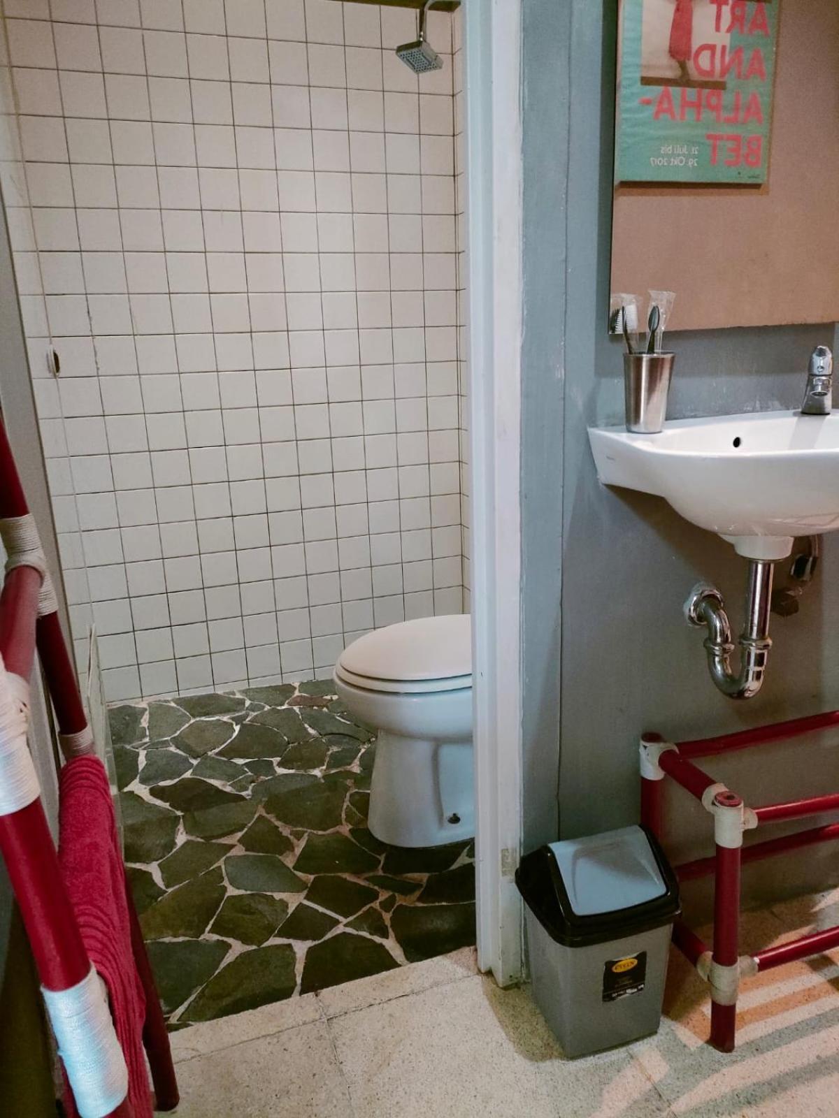 Jeng Tini Guest House ボゴール エクステリア 写真