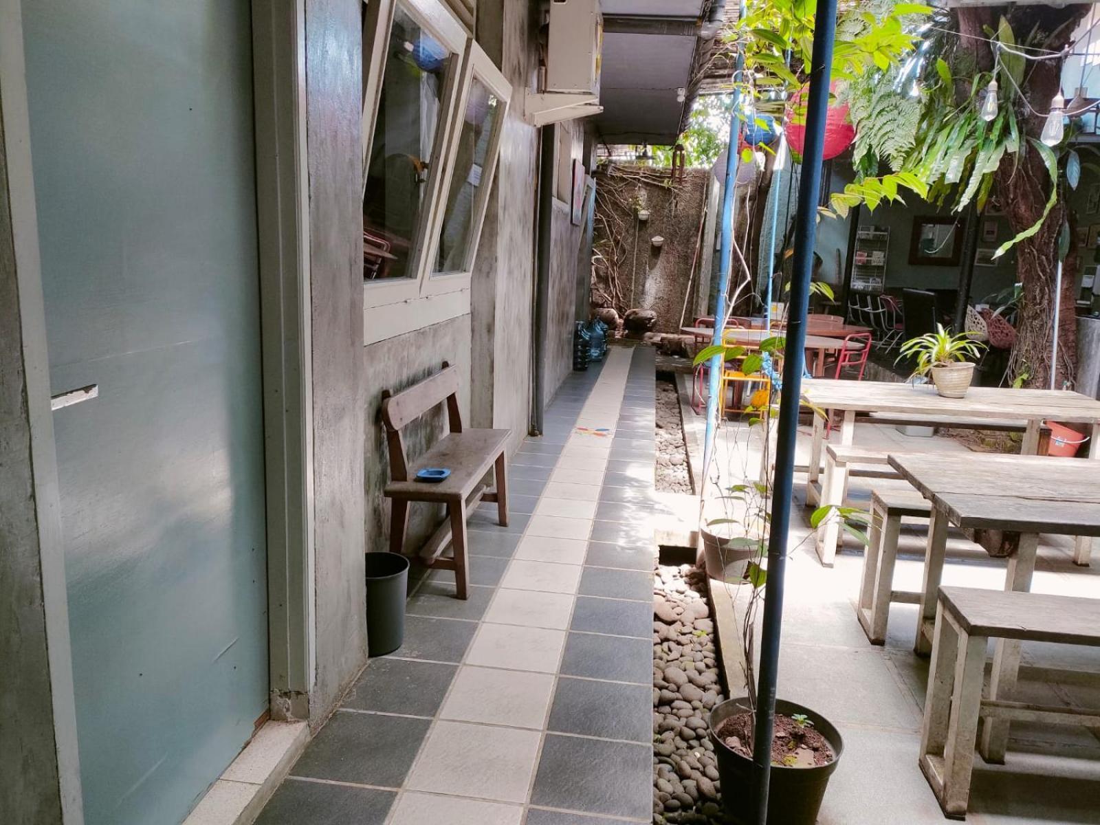 Jeng Tini Guest House ボゴール エクステリア 写真