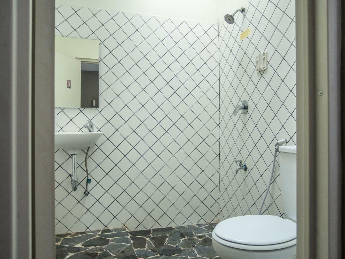 Jeng Tini Guest House ボゴール エクステリア 写真